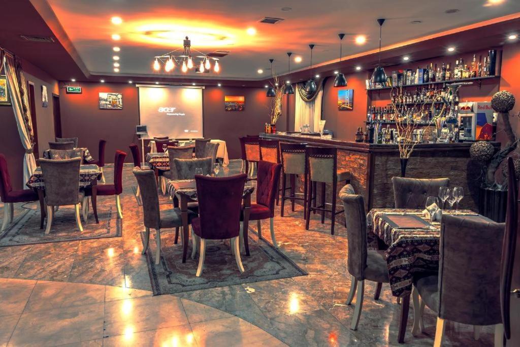 Global Express Hotel Baku Bagian luar foto