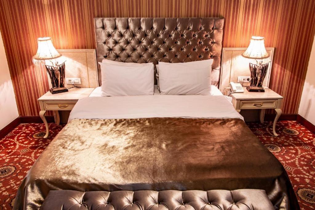 Global Express Hotel Baku Bagian luar foto